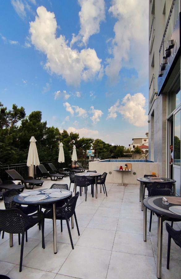 Hotel Montenino Bar Exterior photo